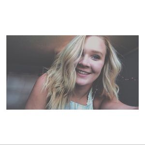 Meet your Posher, Cassi